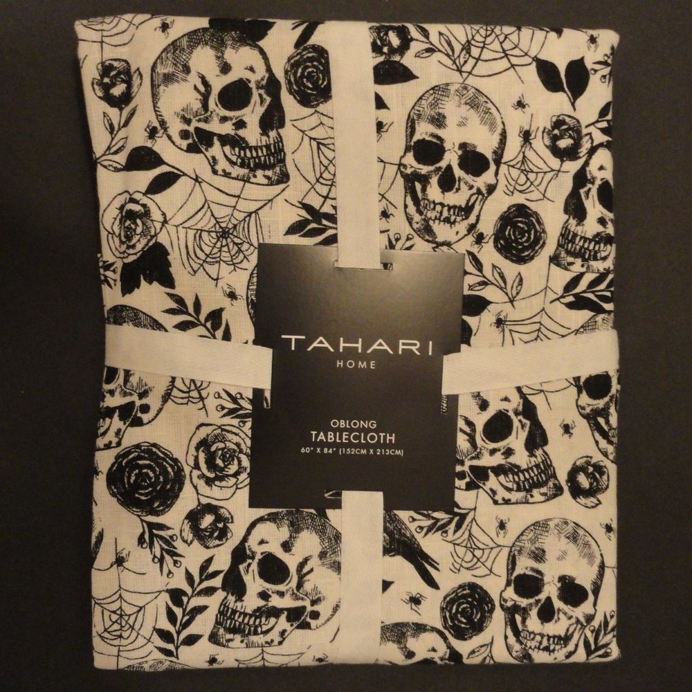 TAHARI Skull Tablecloth, NEW, 60x84 Black White, Cotton, Magick Halloween,  h146